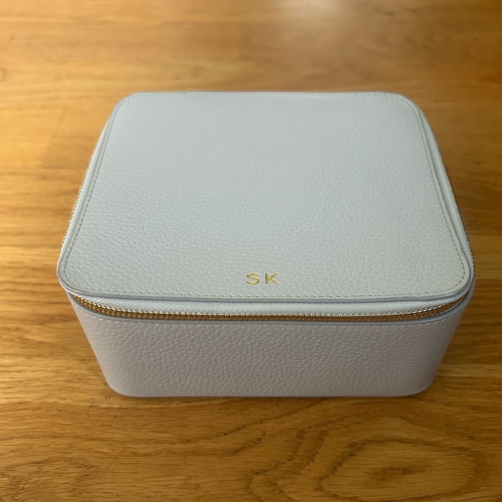 Cuyana light grey Jewelry Case with Gold Zipper